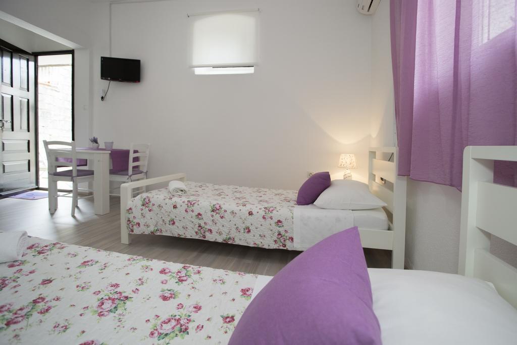 Summer Bay Apartments Split Eksteriør billede